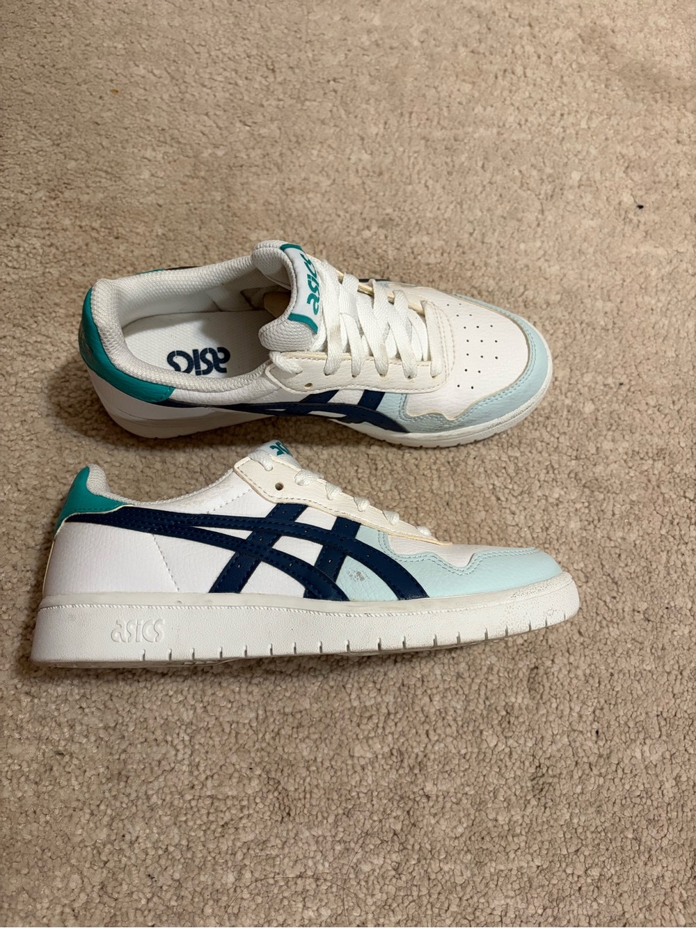 Asics Low-Top Sneakers in White, Teal & Navy